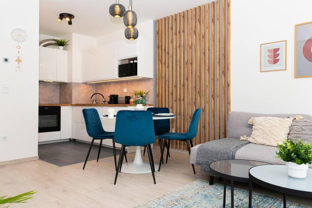 Chic206 Retreat: Modern 1br Gem With Balcony By Nw Apartament
