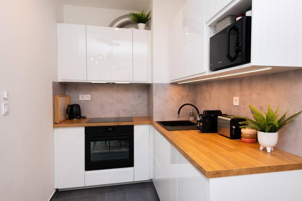 Chic206 Retreat: Modern 1br Gem With Balcony By Nw Apartamento *